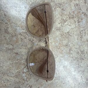 Gucci Tan Sunglasses Minimalist Design Fashion-Forward